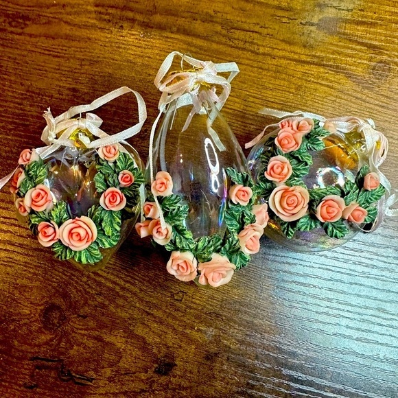 VGO Other - Victorian Christmas Ornament Set of 3 Hand Blown Clear Glass Roses Ribbons​​​